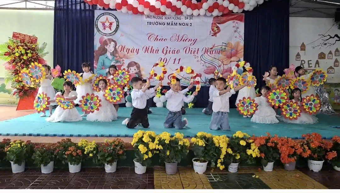 **MỘT SỐ HOẠT ĐỘNG CHÀO MỪNG NGÀY NHÀ GIÁO VIỆT NAM 20/11 CỦA TRƯỜNG MẦM NON 2 - PHƯỜNG XUÂN HƯƠNG ĐÀ LẠT